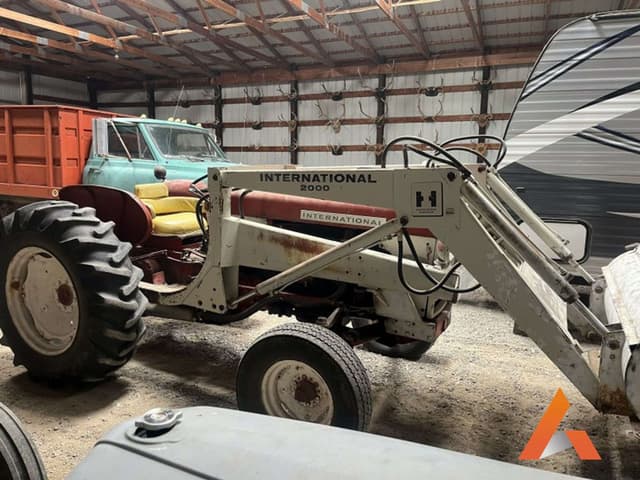 Image of International Harvester 460 equipment image 1