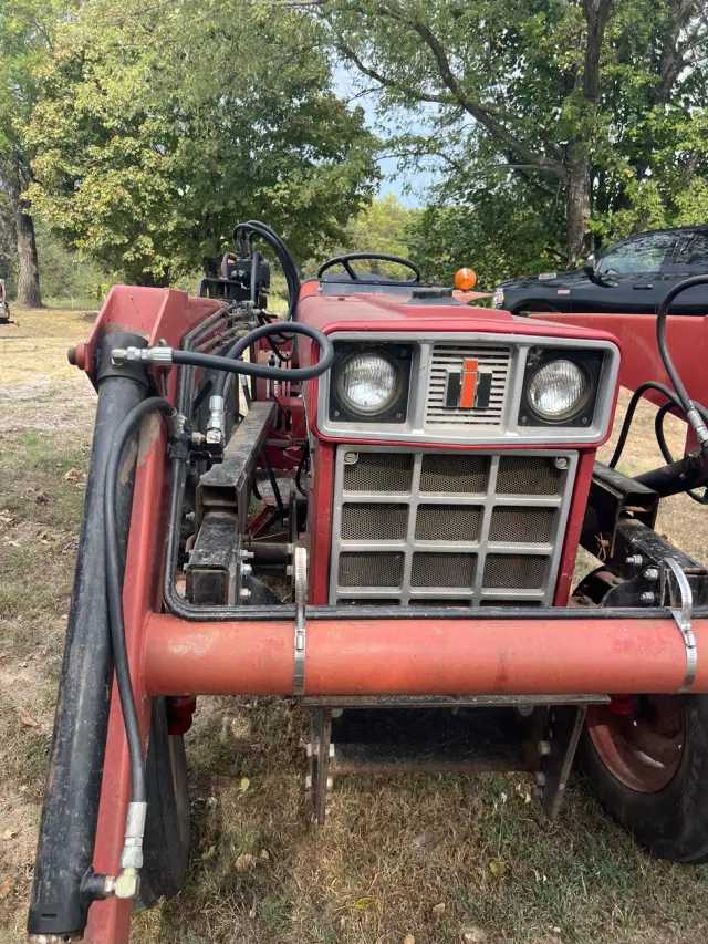 Image of International Harvester 484 equipment image 3