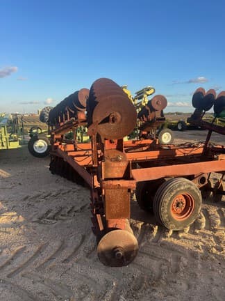 Image of International Harvester 485 equipment image 4