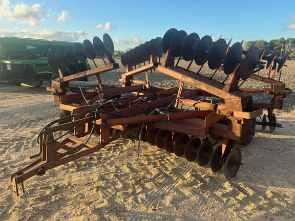 International Harvester 485 Equipment Image0