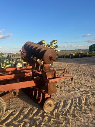 Image of International Harvester 485 equipment image 3