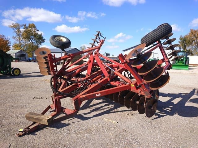 Image of International Harvester 490 equipment image 2