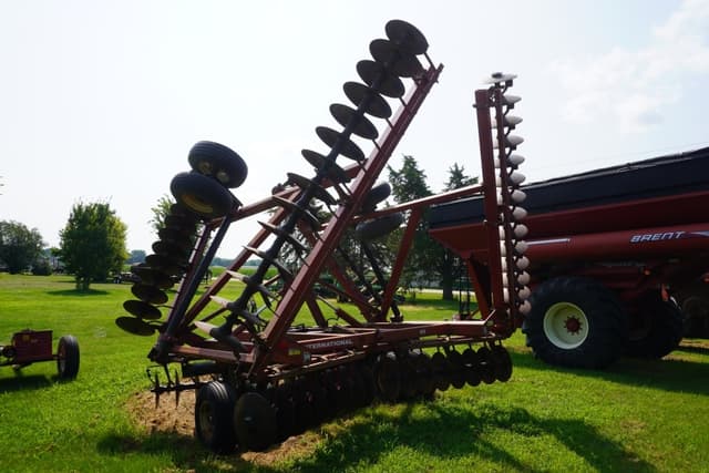 Image of International Harvester 490 equipment image 2