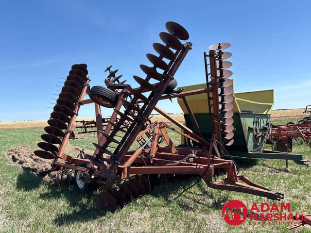 Image of International Harvester 490 equipment image 1