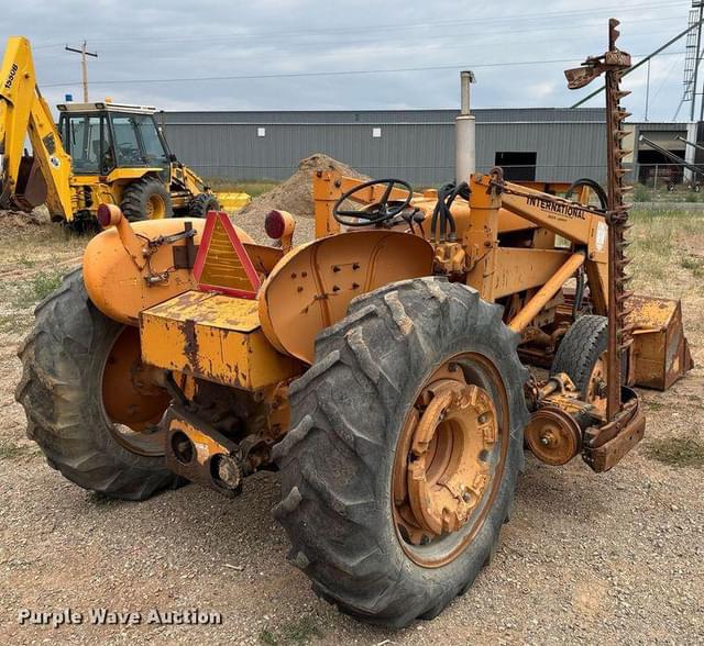 Image of International Harvester 504 equipment image 4