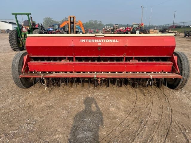 Image of International Harvester 510 equipment image 4
