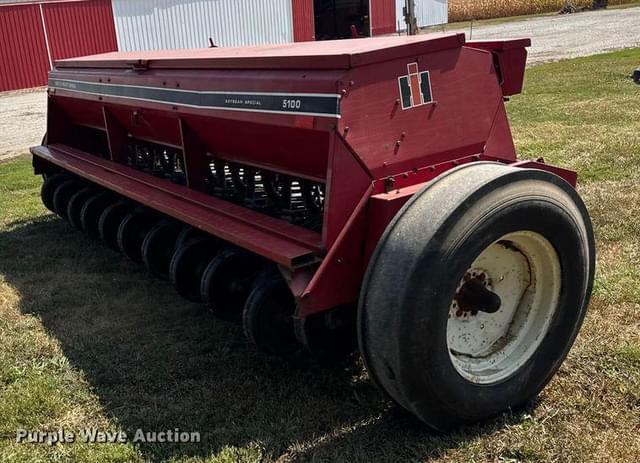 Image of International Harvester 5100 equipment image 4