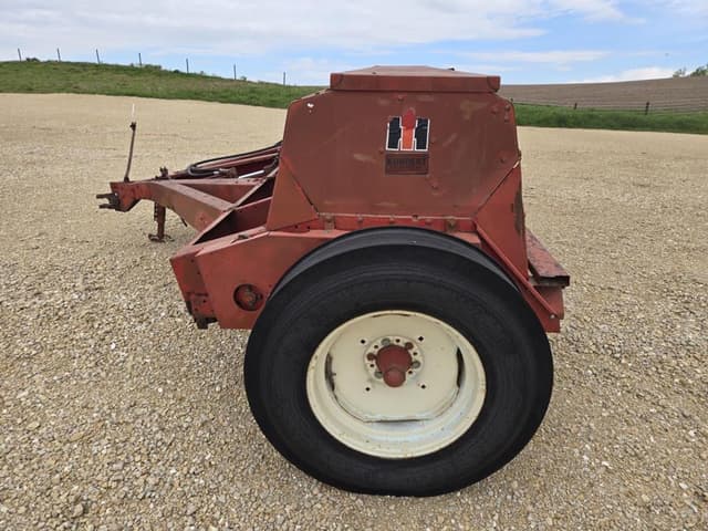 Image of International Harvester 5100 equipment image 1
