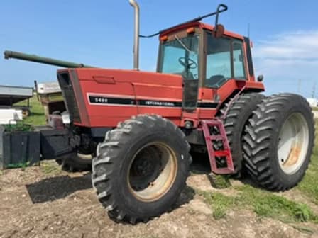 Image of International Harvester 5488 equipment image 1