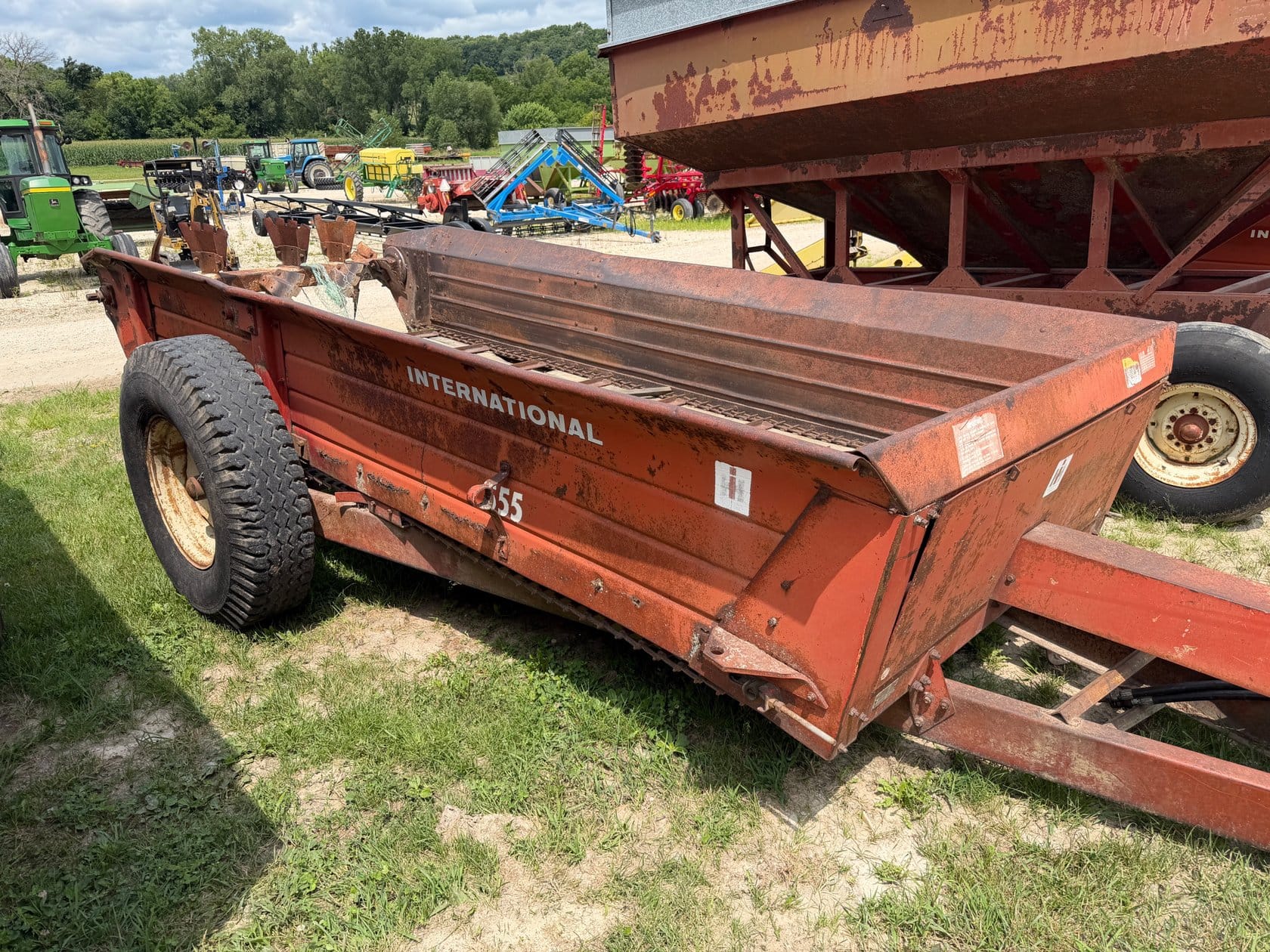 International Harvester 555 Equipment Image0