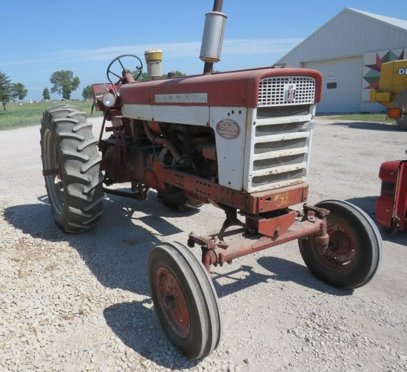Main image International Harvester 560
