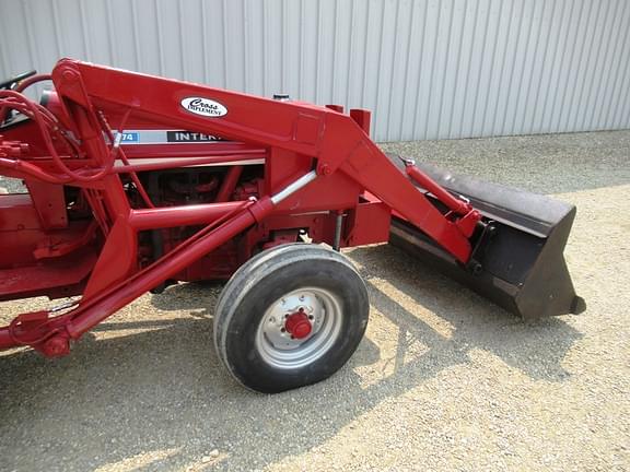 Image of International Harvester 574 equipment image 3