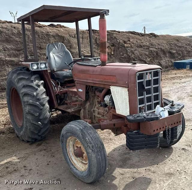 Image of International Harvester 574 equipment image 2