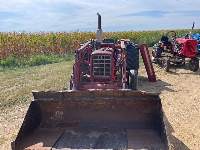 Image of International Harvester 574 equipment image 1