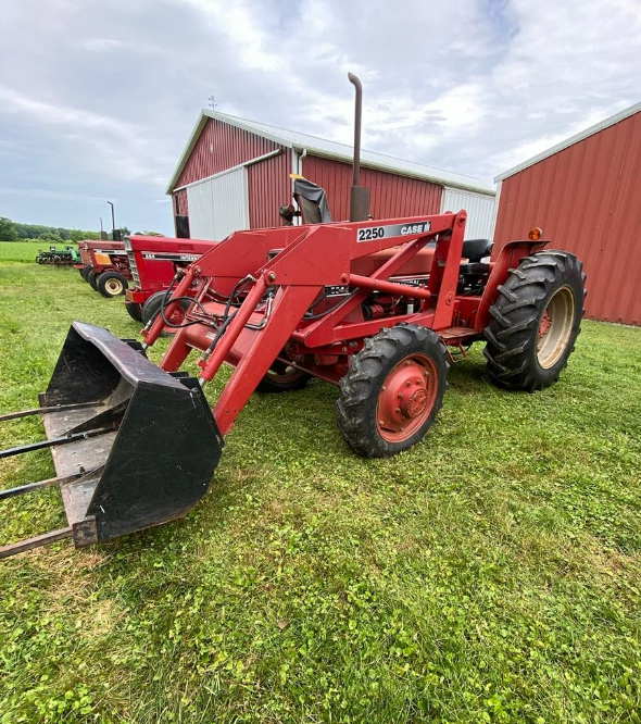 SOLD - International Harvester 584 Lot No. 31050530-18e2-11ed-8bec ...