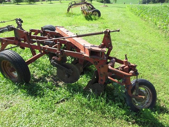 Image of International Harvester 60 equipment image 3