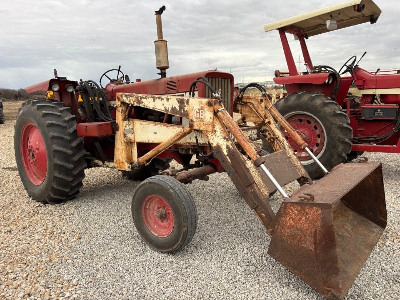 International Harvester 656 Equipment Image0