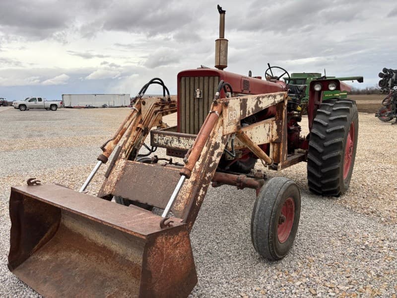 Image of International Harvester 656 Image 1