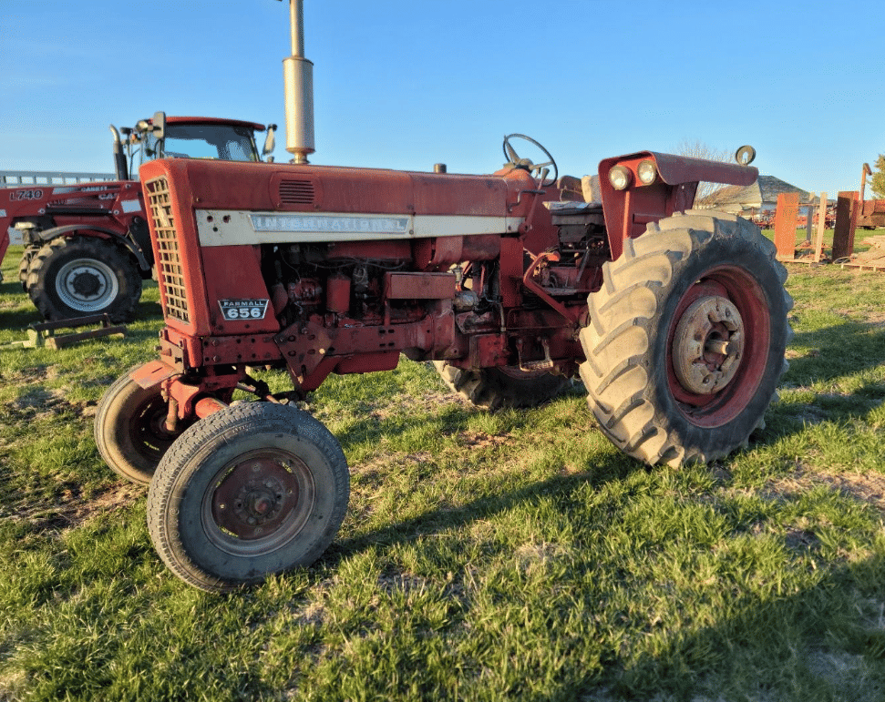 Main image International Harvester 656