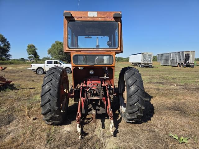 Image of International Harvester 656 equipment image 4