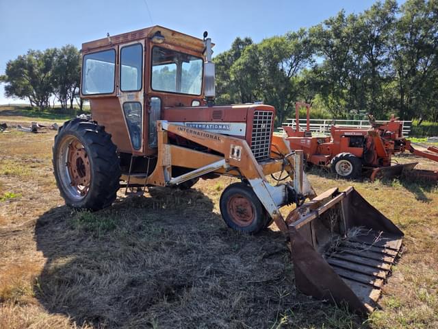 Image of International Harvester 656 equipment image 1