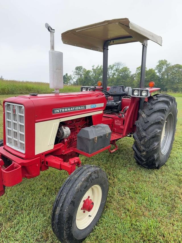 Image of International Harvester 674 equipment image 1