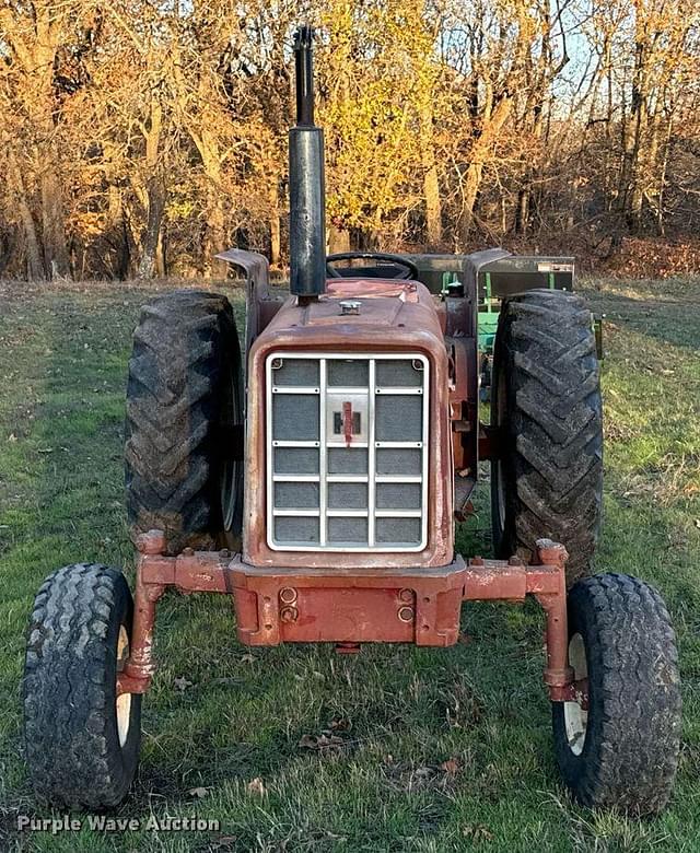 Image of International Harvester 674 equipment image 1