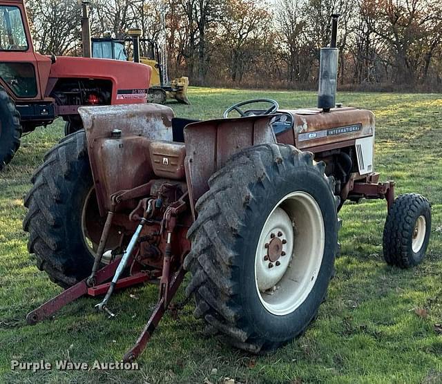 Image of International Harvester 674 equipment image 4