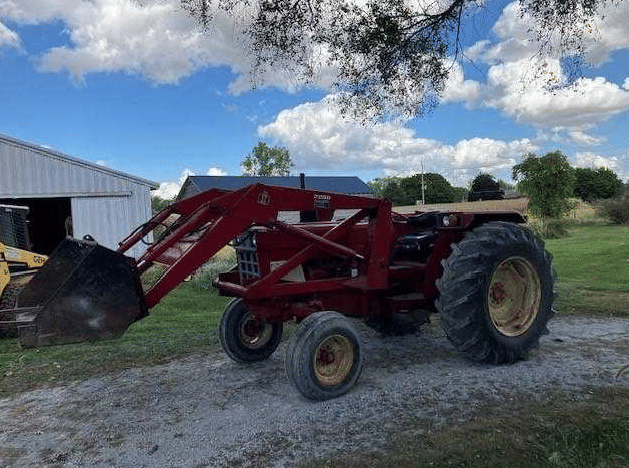 Image of International Harvester 684 Image 1