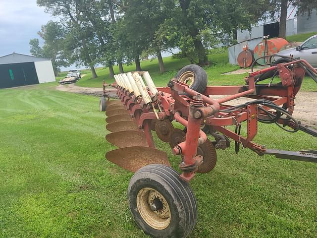 Image of International Harvester 700 equipment image 1