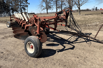 Main image International Harvester 700