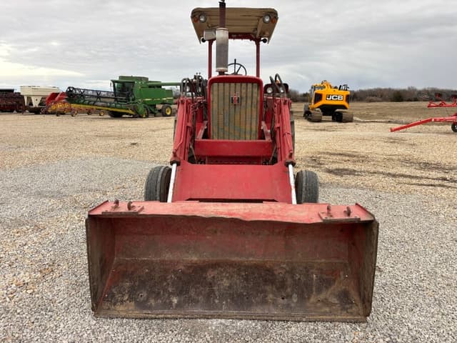 Image of International Harvester 706 equipment image 1