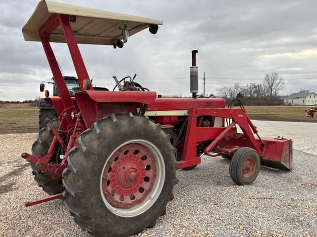 Image of International Harvester 706 equipment image 2