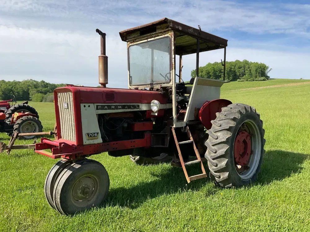 Main image International Harvester 706