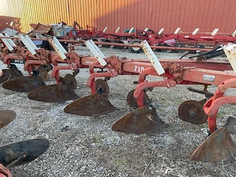 International Harvester 710 Equipment Image0