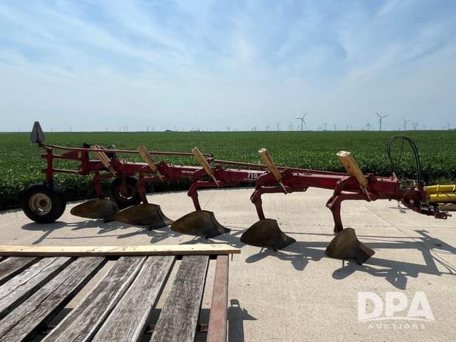 Image of International Harvester 710 equipment image 1