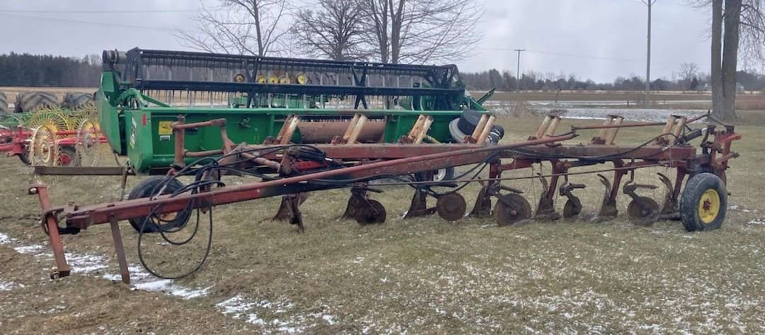 Image of International Harvester 720 Image 1