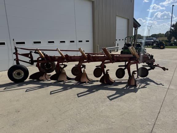 Image of International Harvester 720 equipment image 2