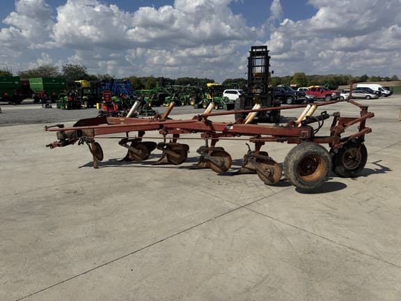 Image of International Harvester 720 equipment image 3