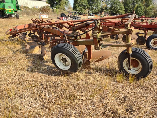 Image of International Harvester 720 equipment image 3