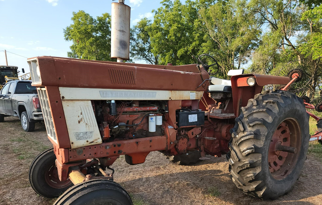 Main image International Harvester 766