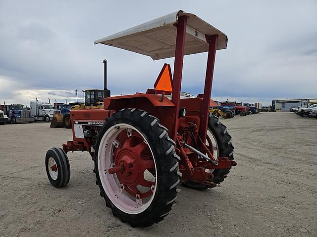 Image of International Harvester 784 equipment image 4