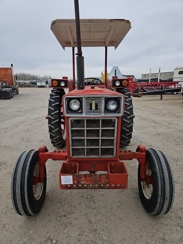 Image of International Harvester 784 equipment image 1