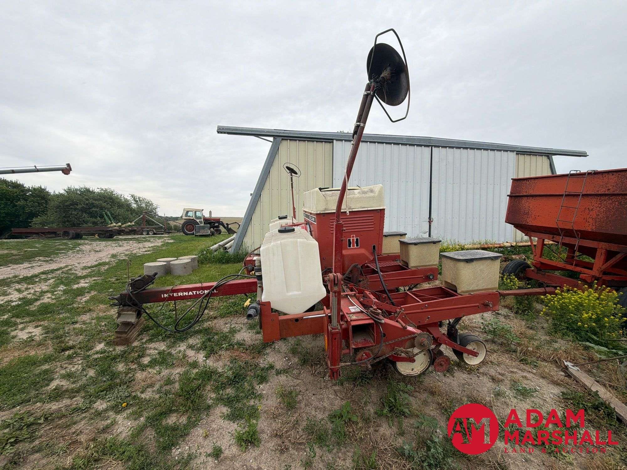 International Harvester 800 Cyclo Air Equipment Image0