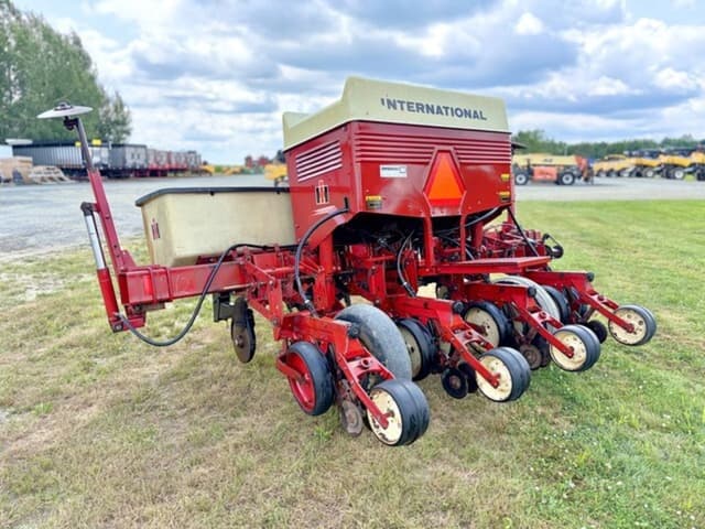 Image of International Harvester 800 Cyclo Air equipment image 4