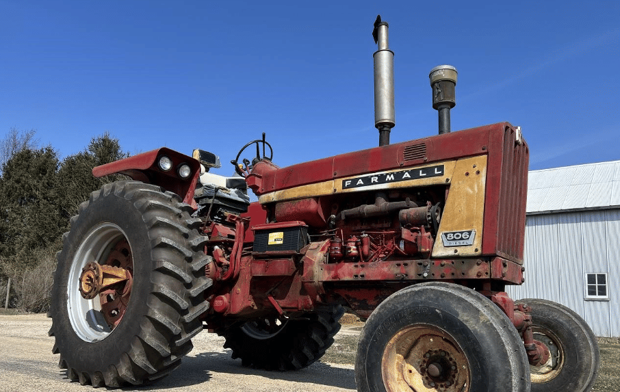 Main image International Harvester 806