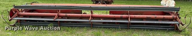 Image of International Harvester 810 equipment image 1