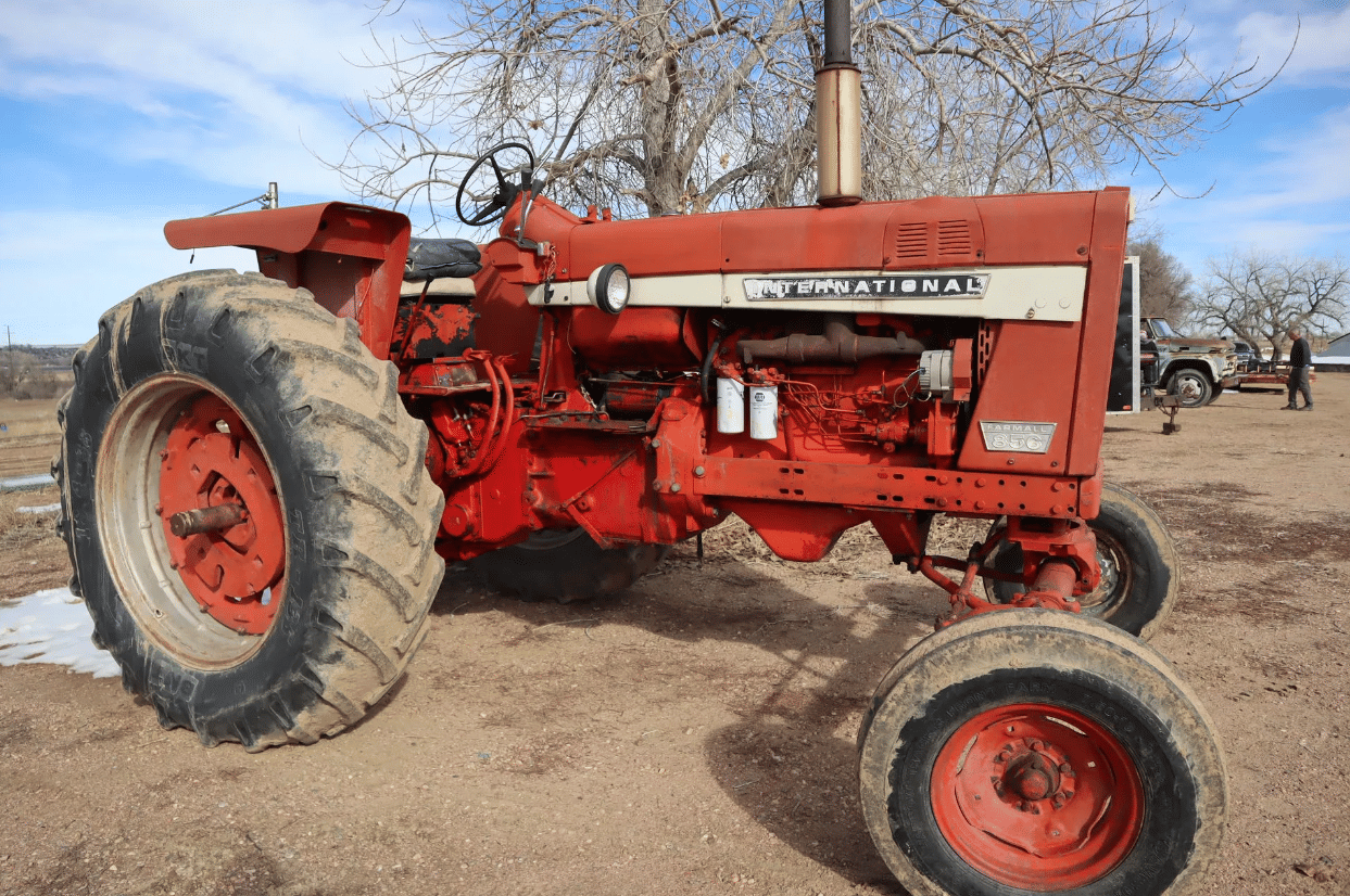 Main image International Harvester 856