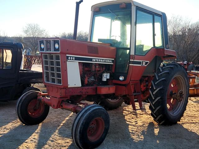 Image of International Harvester 886 equipment image 1