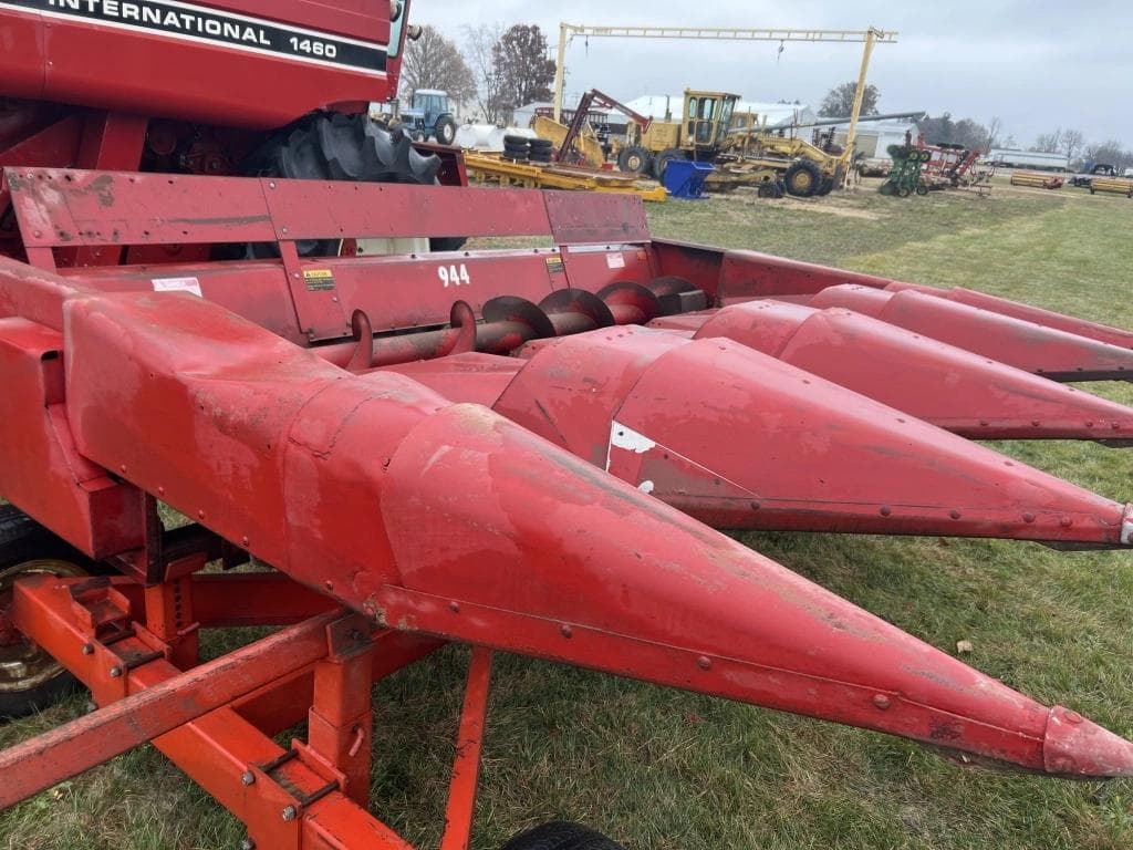 Image of International Harvester 944 Image 1